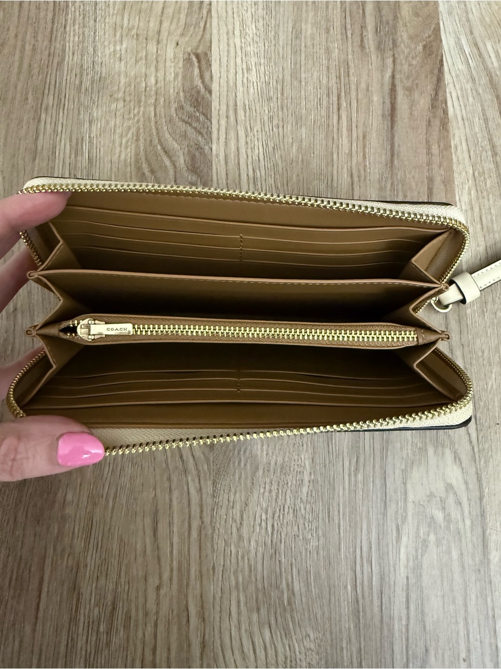 Coach Long Zip Around Wallet in the Chalk Signature Monogram - Picture 6 of 9
